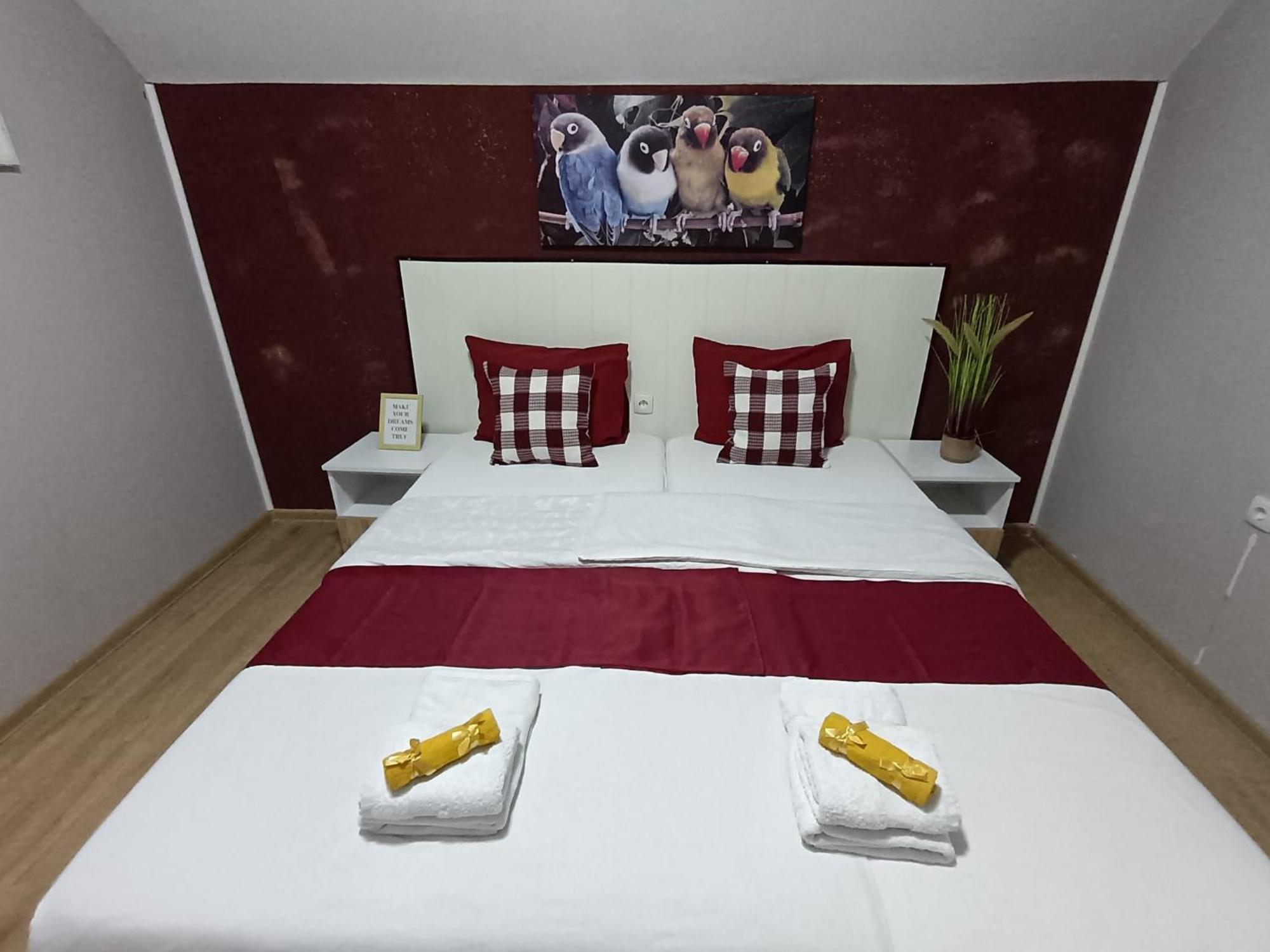 Easy Check In Apartments 021 Vladika Novi Sad Room photo